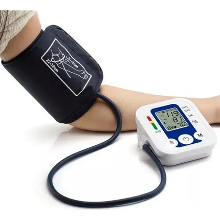 Toma Presión Digital Brazo Con Tensiometro Usa Pilas O Usb Negro